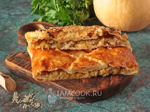 Фото готового блюда: Шумуш с тыквой и мясом (греческий пирог)