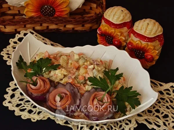 Фото блюда: Салат с ветчиной и солеными огурцами