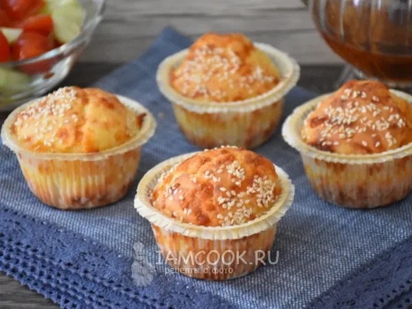 Фото готового блюда: Сырные маффины на кефире