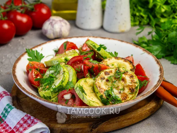 Фото блюда: Маринованные кабачки с помидорами быстрого приготовления