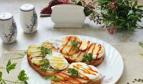 Фото блюда: Гренки с картошкой и яйцом