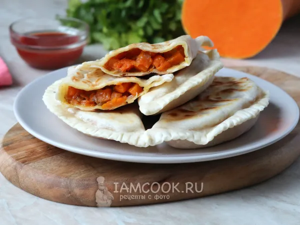 Фото готового блюда: Кутабы с тыквой по-азербайджански