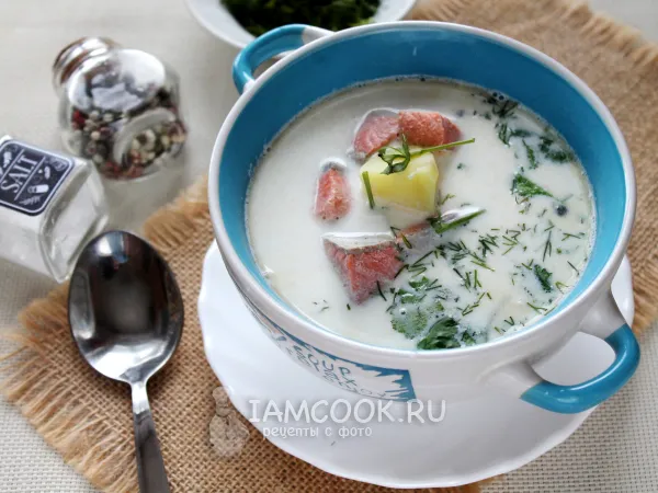 Фото готового блюда: Уха из лосося со сливками