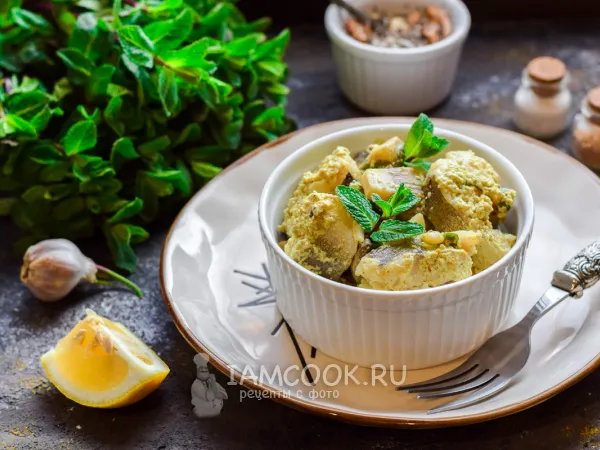 Фото готового блюда: Тушеный хек с грибами и зеленью