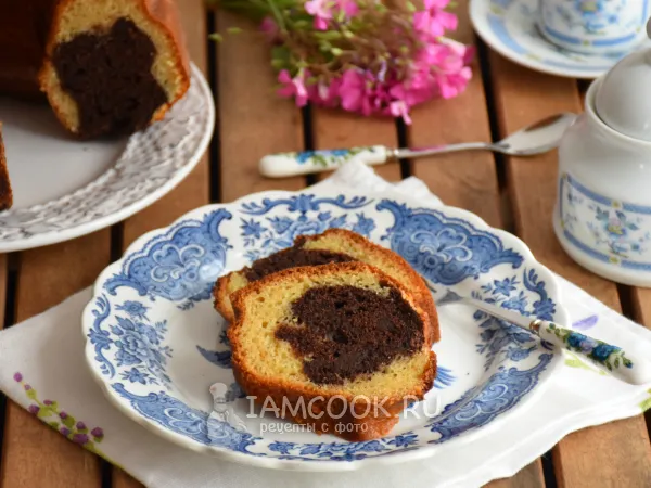 Фото готового блюда: Кекс из полбяной муки с шоколадом