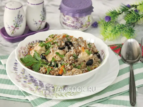 Фото готового блюда: Гречка с рыбными консервами