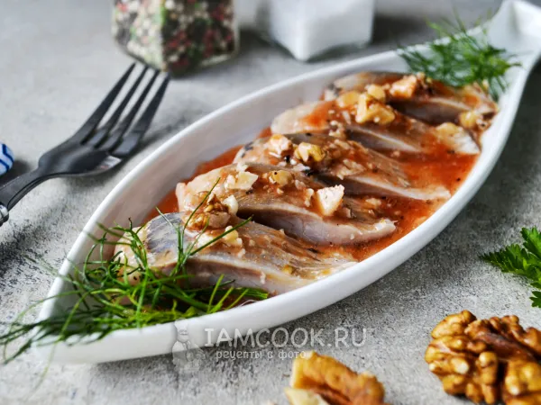 Фото блюда: Филе селедки в томатно-ореховом соусе