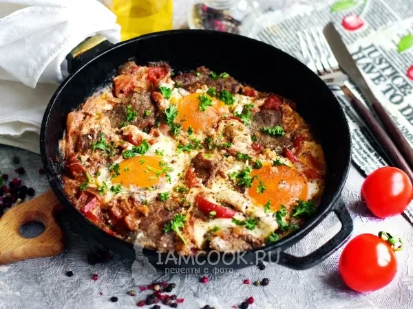 Фото готового блюда: Шакшука с мясом