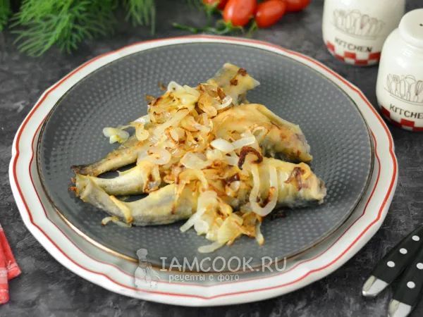 Фото блюда: Жареная навага с луком (на сковороде)