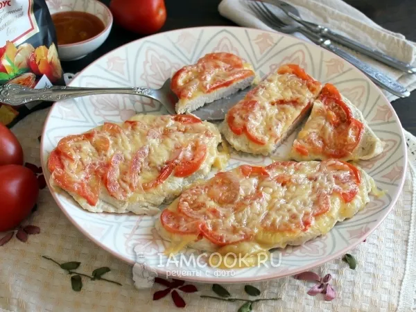 Фото готового блюда: Отбивные из индейки с помидорами в духовке