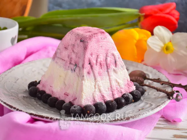 Фото готового блюда: Творожная пасха со смородиной