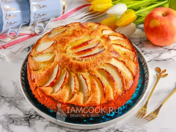Фото блюда: Шарлотка с яблоками на маргарине
