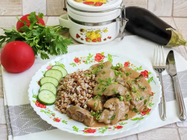 Фото блюда: Куриная печень с баклажанами