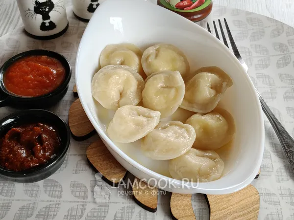 Фото готового блюда: Пельмени с сулугуни