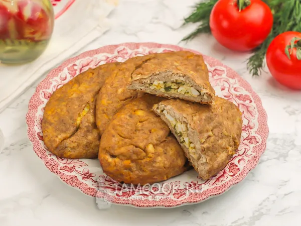 Фото готового блюда: Кето-пирожки с луком и яйцом