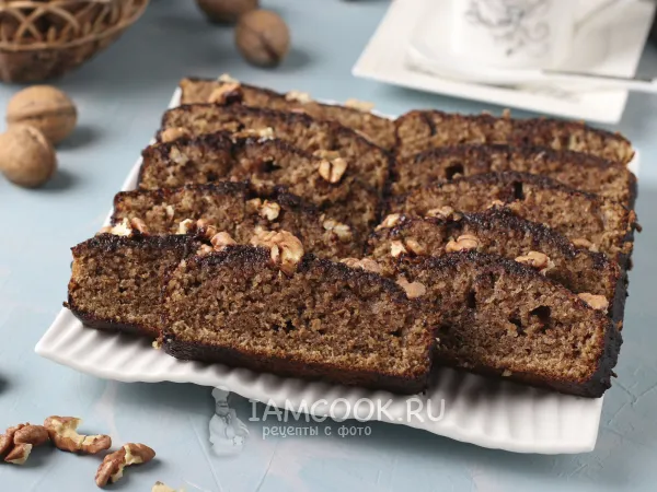 Фото готового блюда: Ореховый кекс с шоколадной глазурью