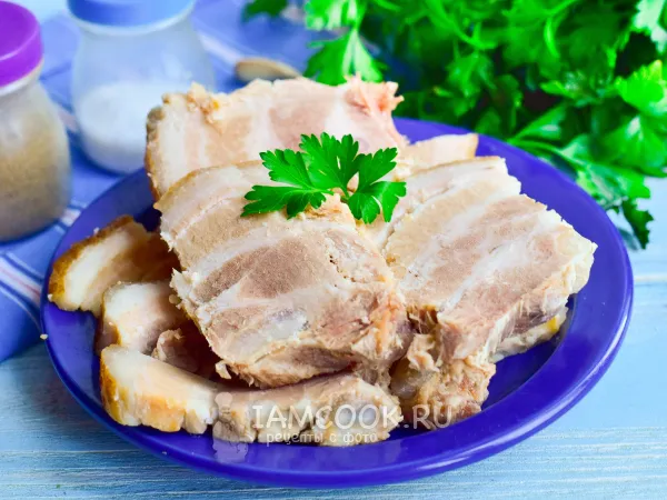 Фото готового блюда: Вареная свиная грудинка