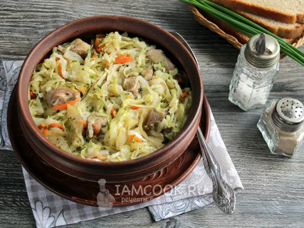 Фото блюда: Тушеное мясо с капустой и яблоками по-армянски