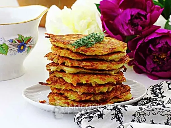 Фото блюда: Картофельные драники с колбасой и сыром