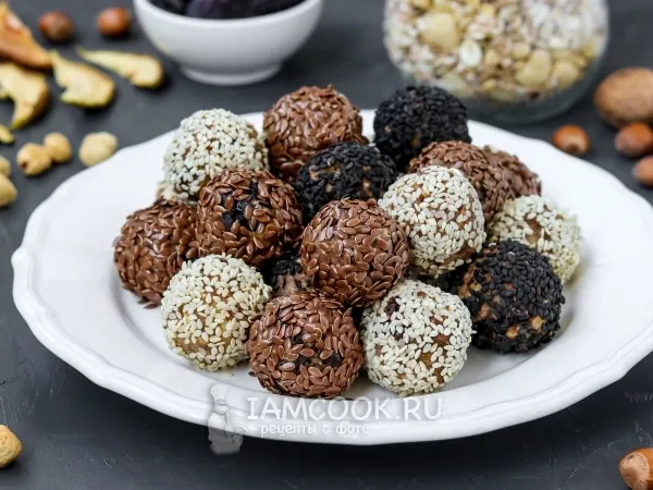 Фото блюда: Энергетические шарики с овсянкой, орехами и сухофруктами
