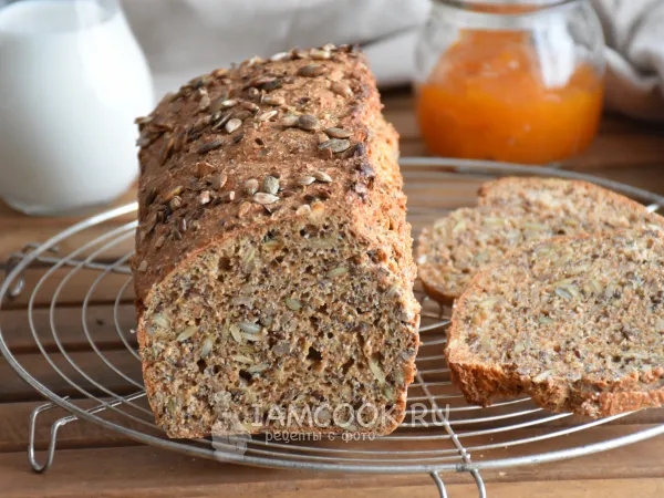 Фото готового блюда: Быстрый дрожжевой хлеб с семечками (цельнозерновой)