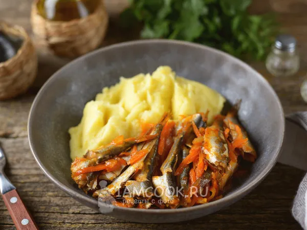 Фото блюда: Килька в томатном соусе на сковороде