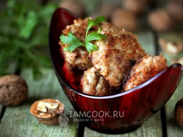 Фото блюда: Куриные котлеты с грецкими орехами