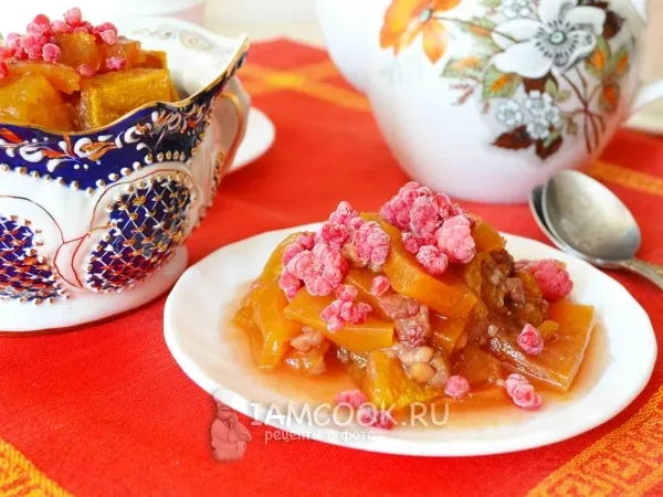 Фото готового блюда: Десерт из тыквы с малиной