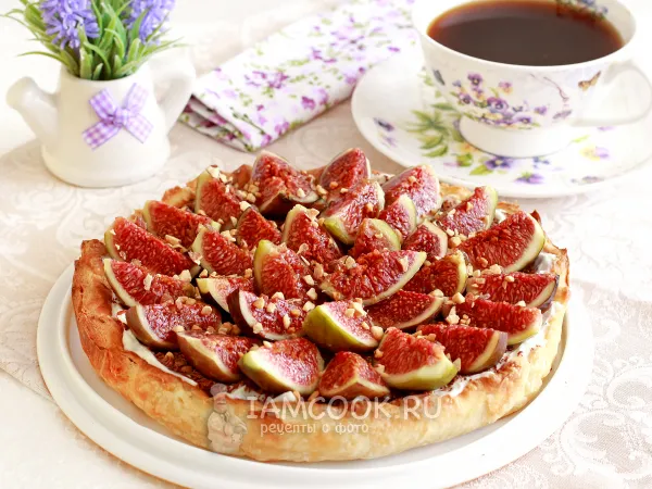 Фото блюда: Пирог из слоеного теста с инжиром