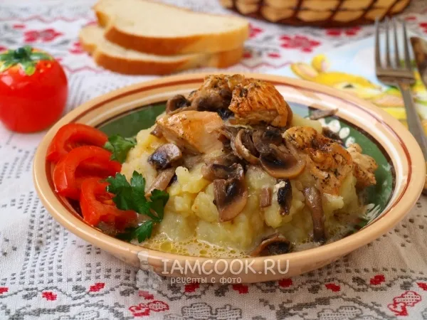 Фото готового блюда: Индейка с грибами в сметане