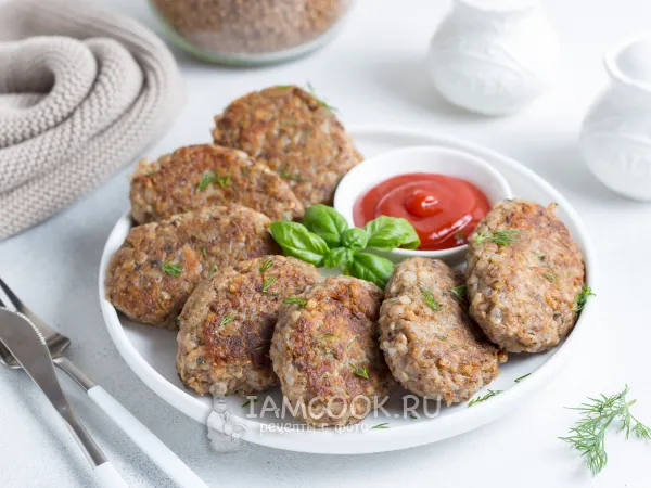 Фото готового блюда: Котлеты из гречки и рыбных консервов
