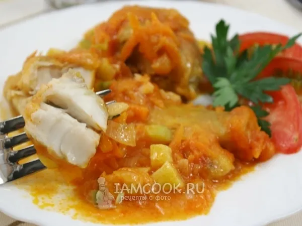 Фото блюда: Минтай тушеный с овощами