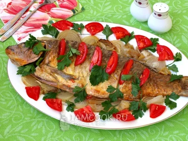 Фото блюда: Карп запечённый на луковой подушке