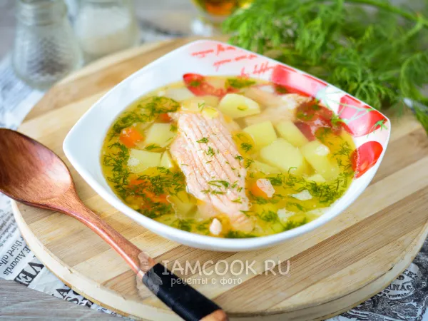 Фото готового блюда: Уха из хребтов лосося