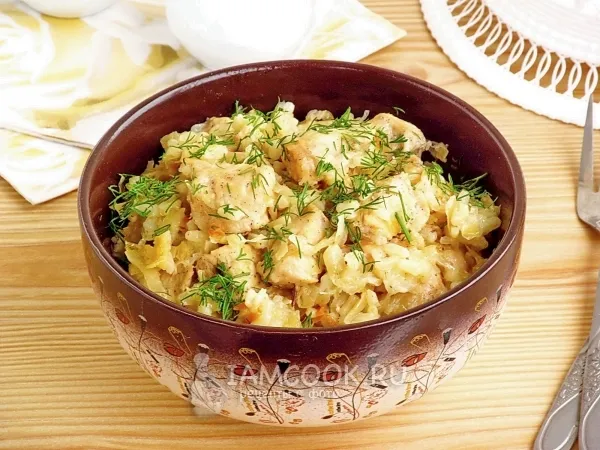 Фото готового блюда: Куриное филе с квашеной капустой и рисом