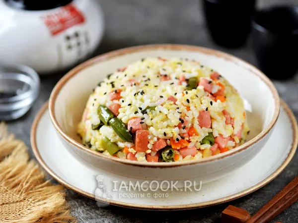 Фото блюда: Жареный яичный рис с сосисками по-китайски