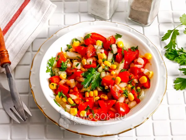 Фото готового блюда: Диетический салат с кукурузой консервированной (ПП)