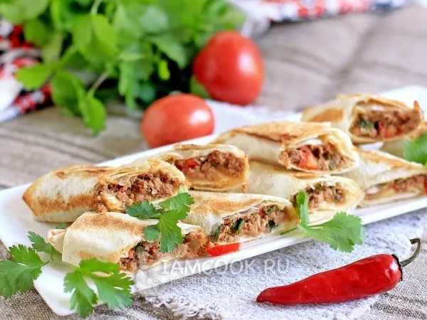 Фото блюда: Рулетики из лаваша с мясом и овощами
