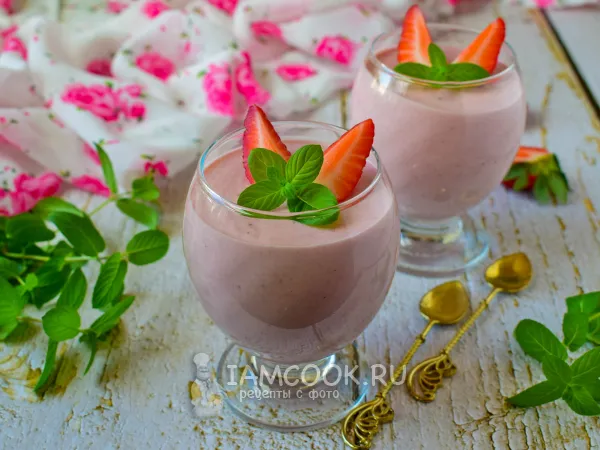 Фото готового блюда: Клубничный мусс на белом шоколаде (десерт)