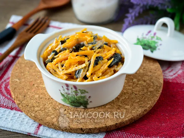 Фото готового блюда: Салат из тыквы с черносливом