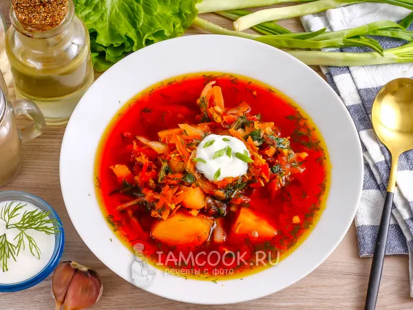 Фото блюда: Борщ с квашеной капустой и тушенкой