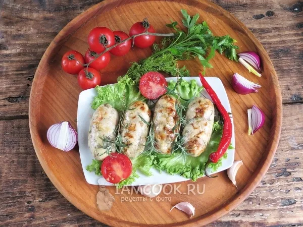 Фото готового блюда: Купаты куриные в духовке