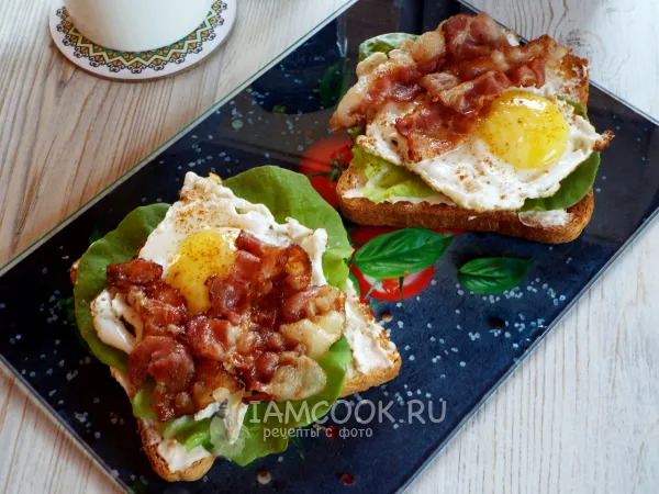 Фото блюда: Тосты с беконом и яйцом