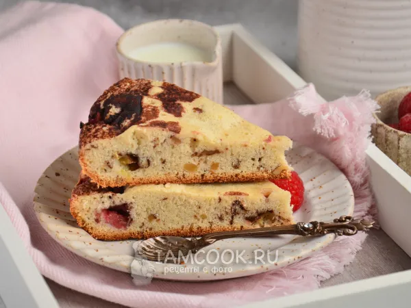 Фото готового блюда: Пирог с ревенем в мультиварке