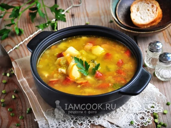 Фото готового блюда: Гороховый суп с охотничьими колбасками