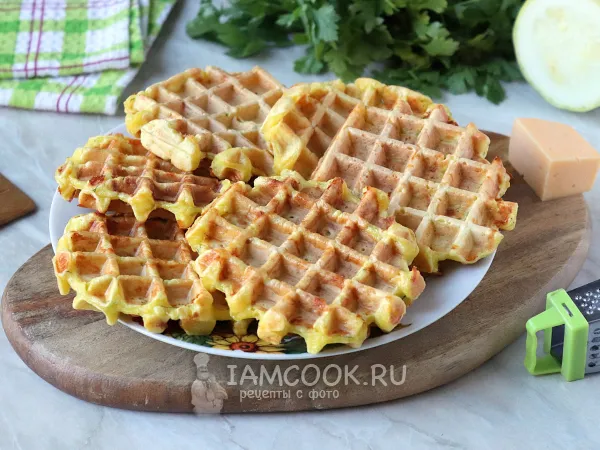Фото готового блюда: Вафли из кабачков с сыром в вафельнице