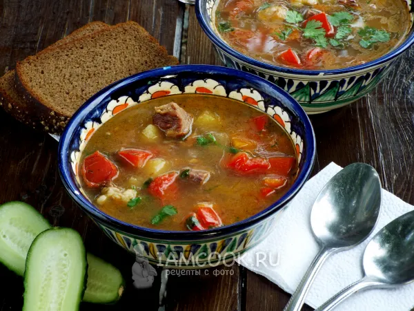 Фото готового блюда: Шурпа из говядины в казане на костре