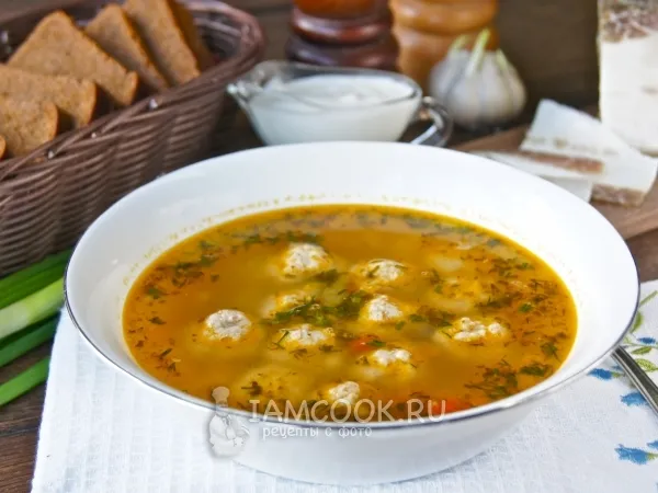 Фото готового блюда: Щи из квашеной капусты с куриными фрикадельками