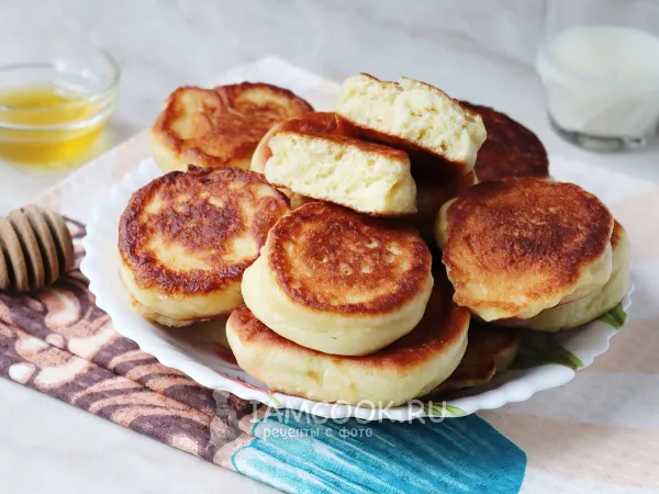 Фото готового блюда: Оладьи на живых дрожжах и молоке