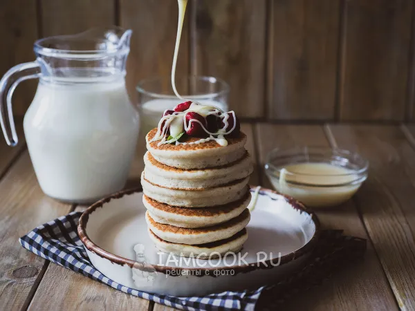 Фото готового блюда: Банановые панкейки с рисовой мукой пп